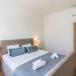 Cozy In Chiado, Historic Center Of Lissabon