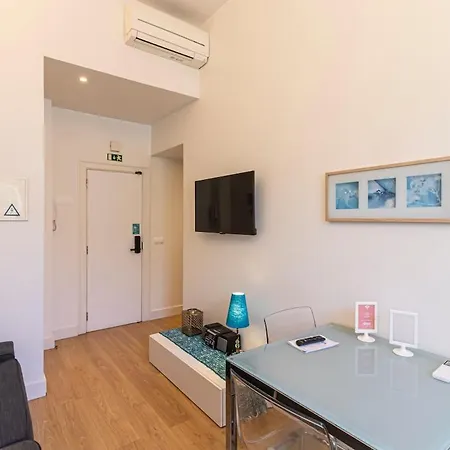 Cozy In Chiado, Historic Center Of Apartmán